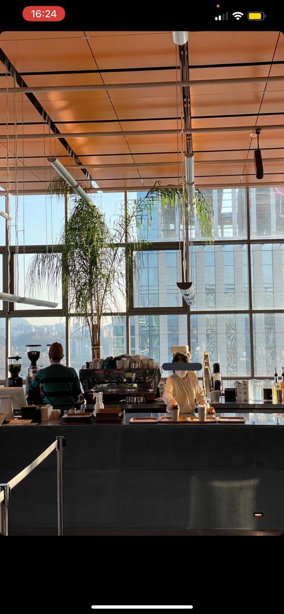 heeseungcokr's tweet photo. THIS IS HYBE FRITZ THE CAFETERIA OMG 😱😱 https://t.co/VrTiH6oINN