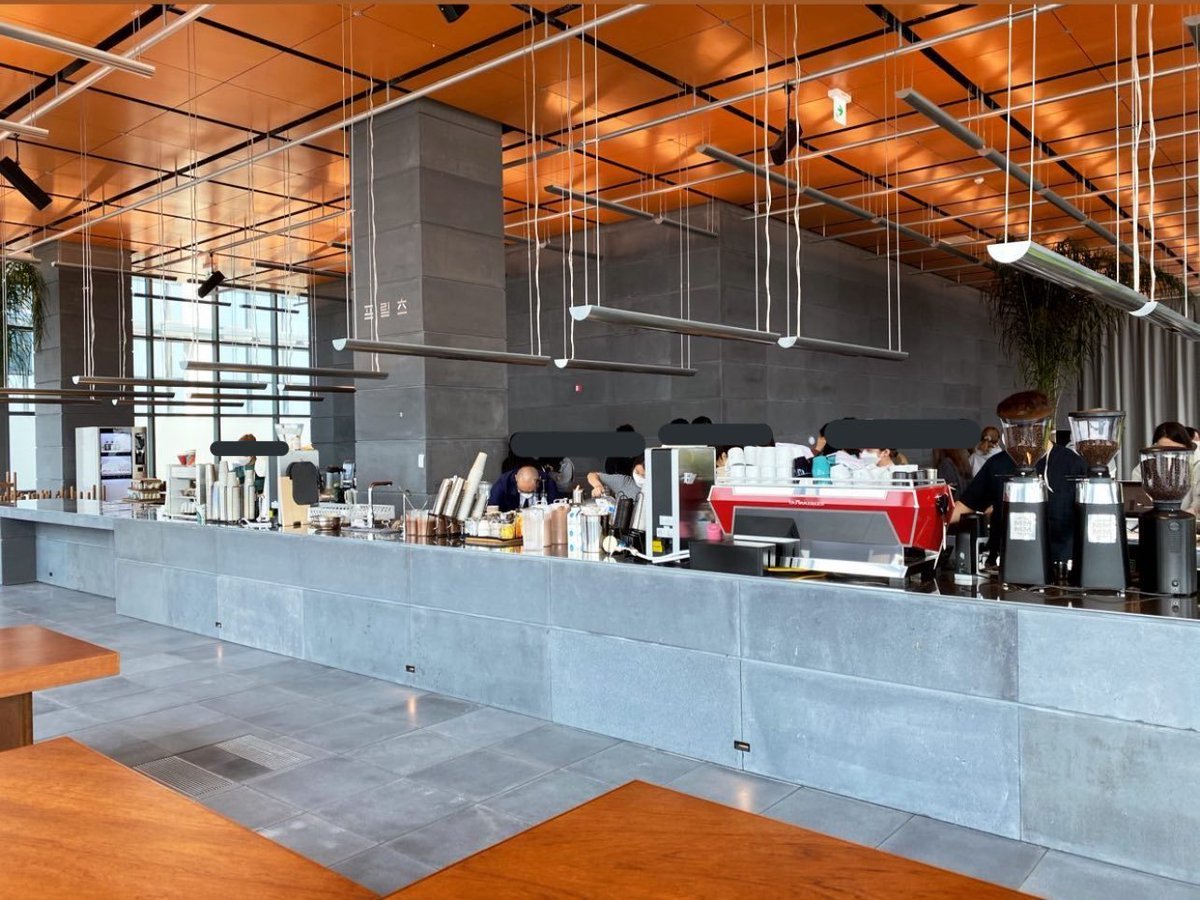 heeseungcokr's tweet photo. THIS IS HYBE FRITZ THE CAFETERIA OMG 😱😱 https://t.co/VrTiH6oINN