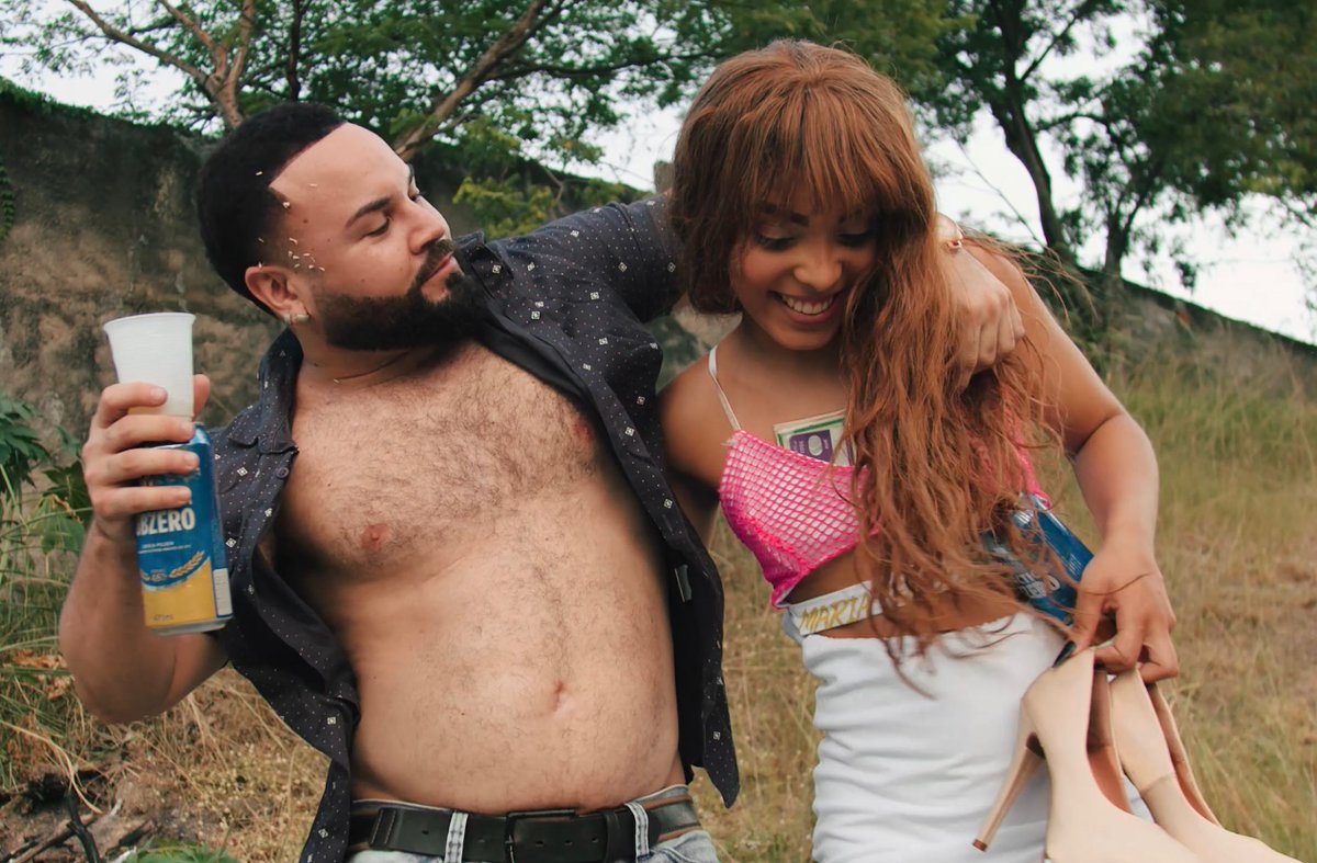 Namore alguém que te olhe como eu olho para a FlorDelícia 🥰