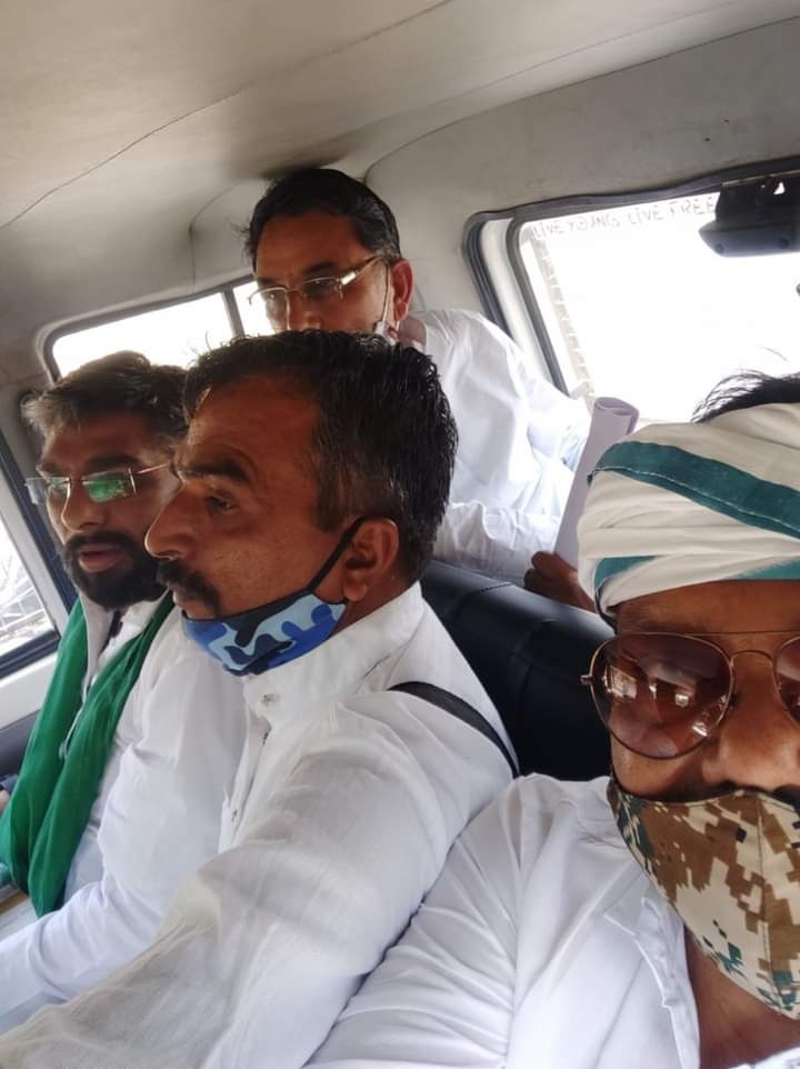 #अहमदाबाद में प्रेस कॉन्फ्रेंस के दौरान किसान नेता युद्धवीर सिंह व #आदिवासी नेता <a href="/raju_valvai/">Raju Valvai</a> को गिरफ़्तार किया जो निंदनीय है। किसान आंदोलन से गुजरात की <a href="/vijayrupanibjp/">Vijay Rupani Memorial</a> सरकार को इतना डर क्यु हैं? 
#FarmersProtest #किसान_आंदोलन
<a href="/RakeshTikaitBKU/">Rakesh Tikait</a>
 @Anant_PatelMla <a href="/Tribal_ItCell/">tribal it cell</a>
