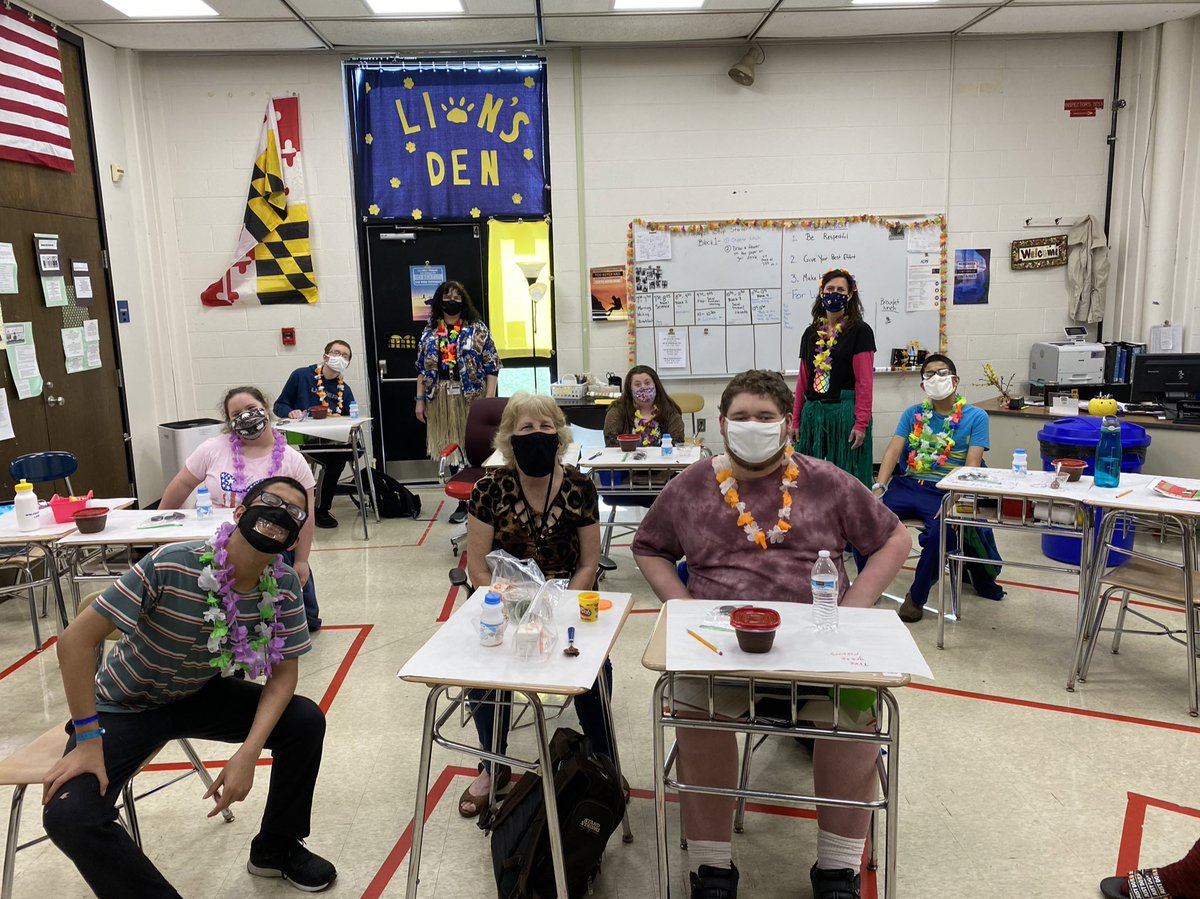 WHS_SchoolPsych's tweet photo. This class has spirit #WHSspiritweek21 https://t.co/zPJcKwfxUG