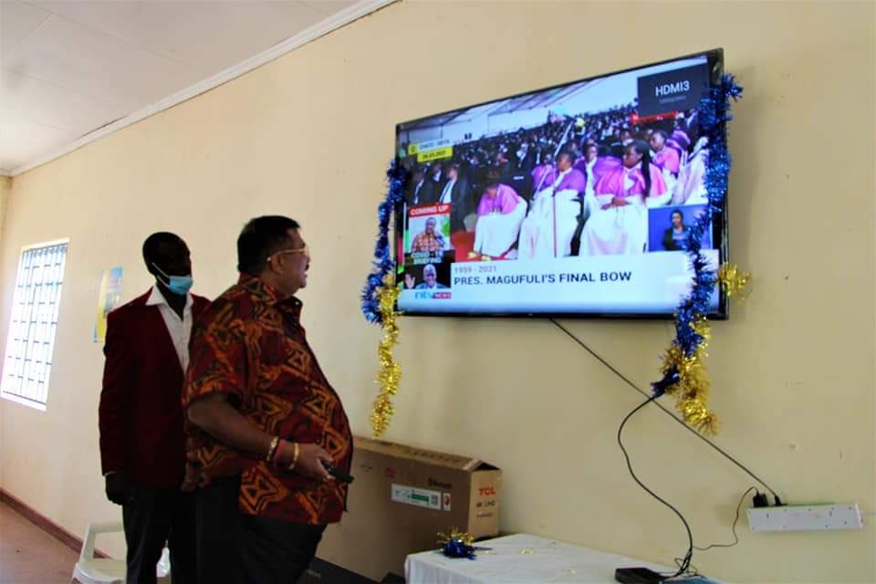 SokoAnalyst's tweet photo. MP for Kesses launched a TV set. And you wonder why we are a fucked up country https://t.co/H5LbYidgbo