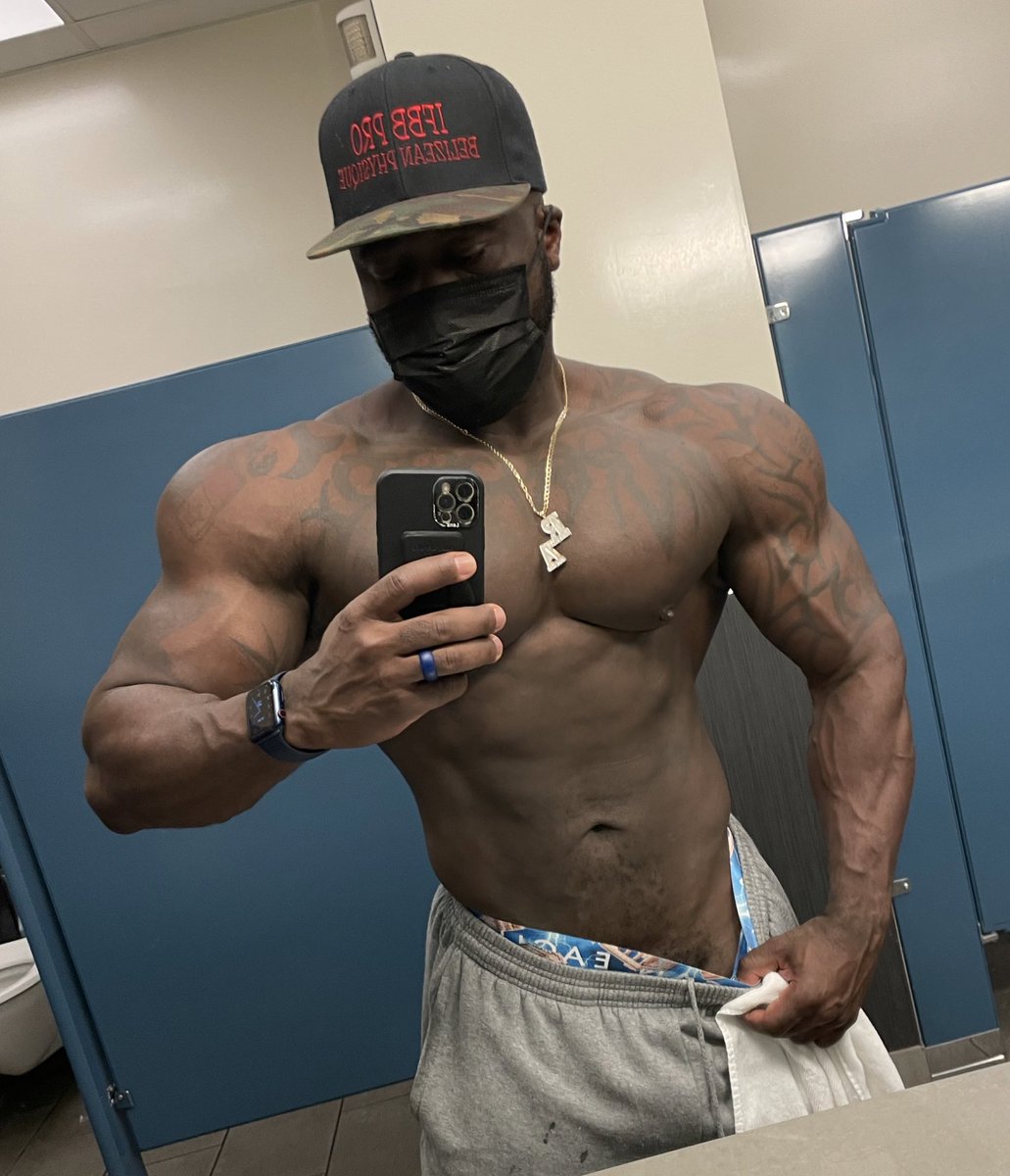 IFBBChocolate's tweet photo. Happy Birthday to me. So this is 40, if anyone ever told me that 40 would look like this, I would have asked for this a long time ago. Blessed and thankful to have circled this thing called earth for 40 Years. I am looking forward to enjoying my 40’s. 
#birthday #mybirthday https://t.co/PjibstYNub