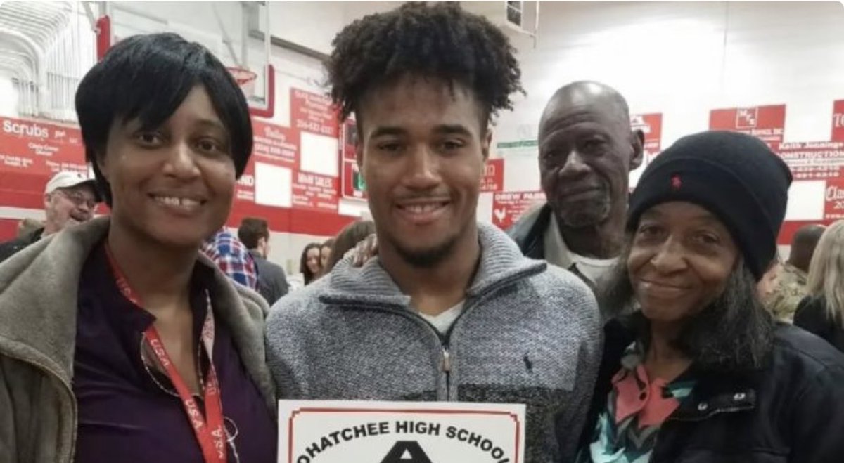 WOW! STRENGTH! 🙏🏼 Less than 24 hours after a tornado hit #Ohatchee killing his mom, Grandmother, &amp;Grandfather, Domonique Thomas, who plays football for Union College In KY, will play in their game today.

Union plays St. Andrews at 1pm

<a href="/WBRCnews/">WBRC 6 News</a> <a href="/AHSAAUpdates/">AHSAA</a> #alabamawx
📷: GFM