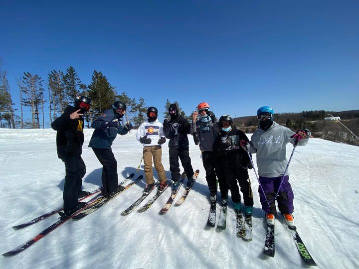 SEVEN SPRINGS: Only 4 days left to ski and snowboard this season!

Pond Skim is April 10! Tickets are required! 
7springs.com/events/pond-sk…
