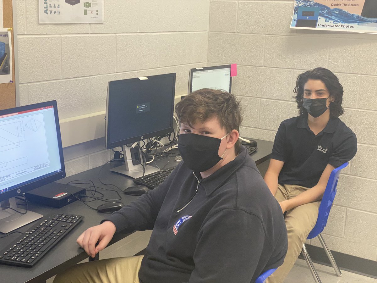 TechnologySab's tweet image. Technology students excited to be half-way in octomester 6. Great work.