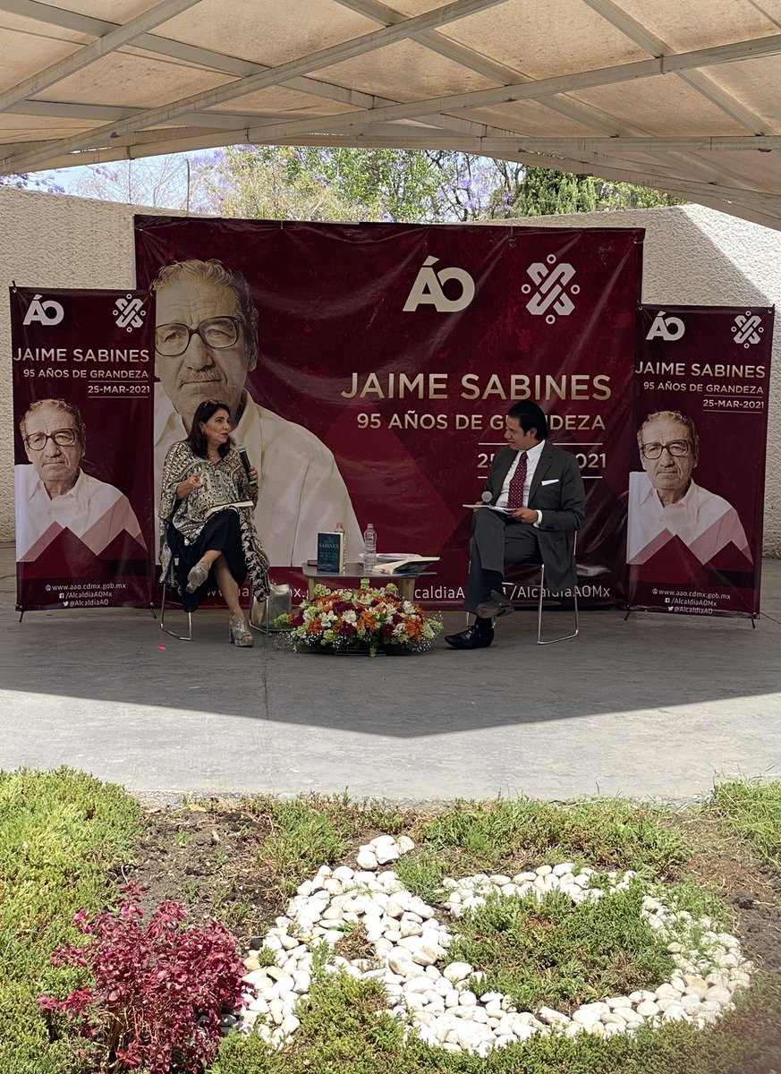 CFCE_AO's tweet photo. Ayer en honor a los 95 años del nacimiento de Jaime Sabines, vivimos una tarde de música, poesía y hermosos recuerdos de su vida, con nuestra invitada de honor @JtPilar y @cgefmexico. Aquí las fotos del recuerdo. ¡Gracias, infinitas! https://t.co/BpEQJgG04P