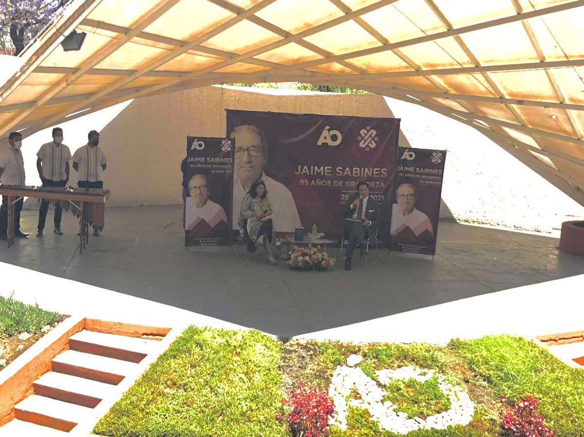 CFCE_AO's tweet photo. Ayer en honor a los 95 años del nacimiento de Jaime Sabines, vivimos una tarde de música, poesía y hermosos recuerdos de su vida, con nuestra invitada de honor @JtPilar y @cgefmexico. Aquí las fotos del recuerdo. ¡Gracias, infinitas! https://t.co/BpEQJgG04P