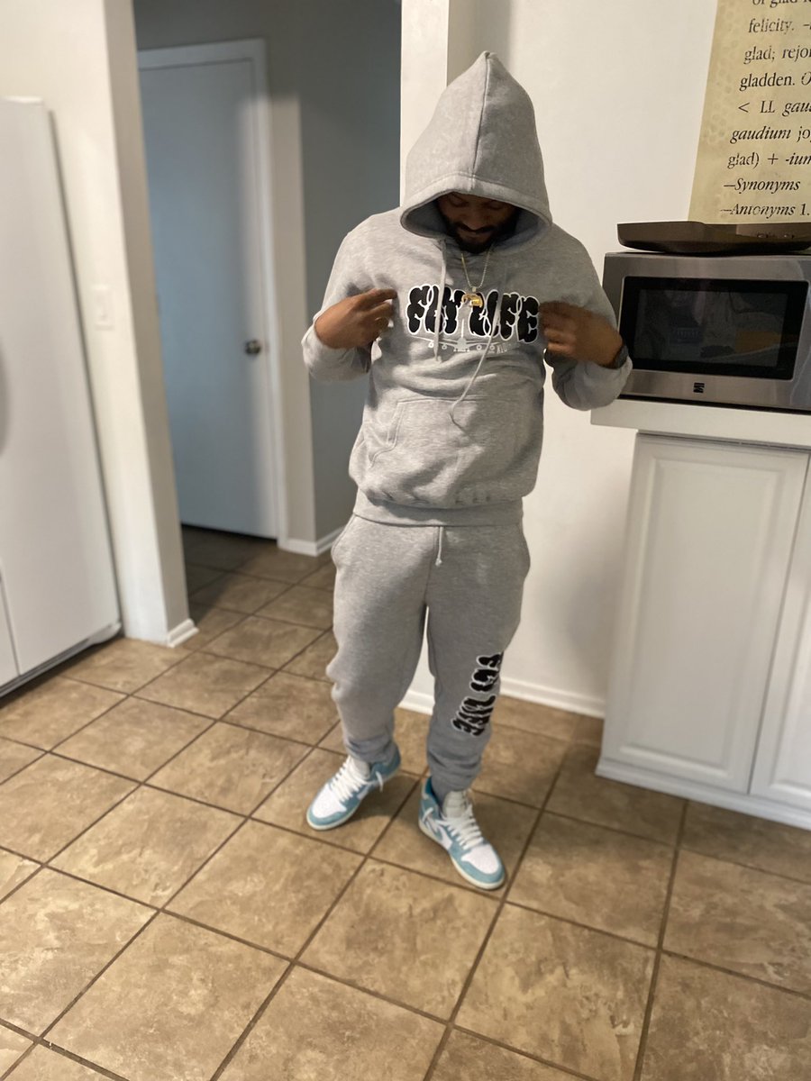Moe_Derrty's tweet photo. My dawg Kenny got some of the most comfortable shit ever frfr #FlyLife…..#PlayDerrty out now!🤘🏾 https://t.co/qmEstcKB9C