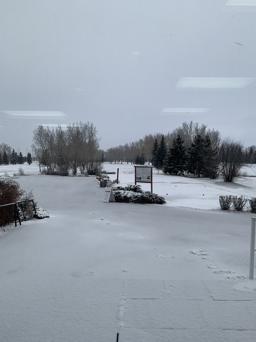 Heatherglengolf's tweet photo. Closed today 🥺⛳️ but working hard later today so we can be open for Saturday and Sunday #yourhomecourse #golftime https://t.co/e0Wxc04Tjj