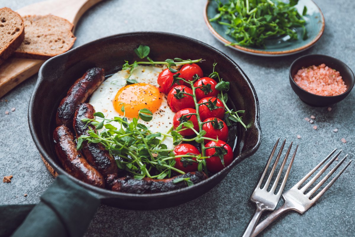 laughingmanco's tweet photo. This Friday we’re excited about cast iron! When well cared for, these pans can last a lifetime, and they’re incredibly versatile in the kitchen. Whenever you cook, it seasons the pan and adds iron to your food. Do you cook in cast iron? Send us a photo! #FridayFlea @menwiththepot https://t.co/yV9Xp82kga