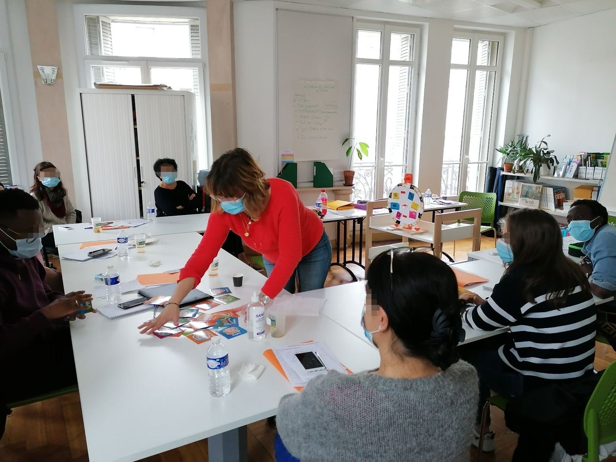 codeps13's tweet photo. #FORMATION

Première formation sur l'#animation de groupe par le #CoDEPS13 auprès de #médiateurs #santé intervenant sur la #covid19 auprès des populations https://t.co/vqUh2KkCus
