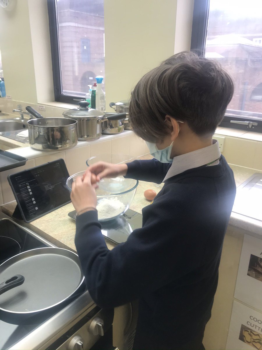 RHSSuffolkEAL's tweet photo. Practising imperatives whilst making pancakes- Y7 EAL @RHSSuffolk #EAL https://t.co/qq92QCS9Ao