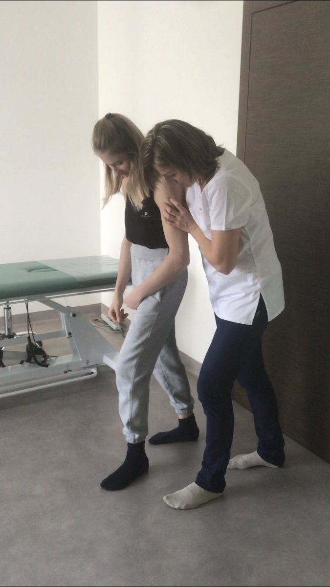 Nauka chodzenia po 6 tygodniach od złamania nogi 💪 Taka mała codzienna rzecz a tak cieszy 😊 jeszcze chwilka i wracamy na standard ❤️ <a href="/PFNteam100/">PFNteam100</a> #PFNteam100