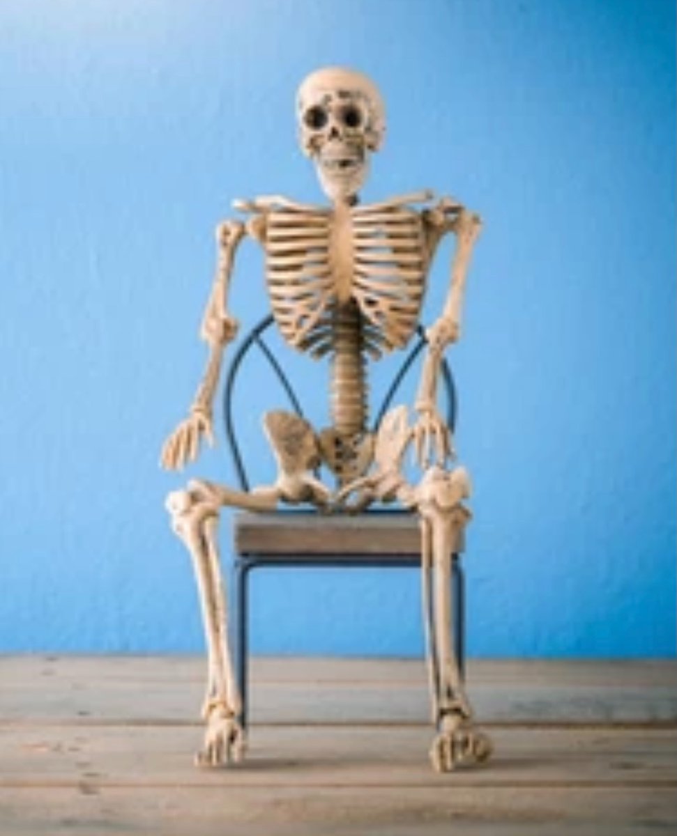 NaconeMartin's tweet photo. Me waiting on my BCAA’s to come! UPS lost my shipment and I had to order a different Brand from Amazon! Now I am waiting on that shipment to come TODAY and feeling like a damn crackhead in the process. https://t.co/nkKiixoJ6s