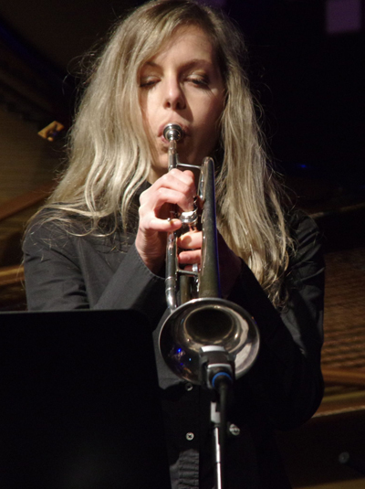 newjazzword's tweet photo. #BLOOP is #LinaAllemano (pic:#SOConnor) extending her #trumpet’s timbres w. mutes percussion whistling + #liveprocessing by #MikeSmith's effects 4 #improvs that #multiply + #mulch playful pugnacious + profound textures. Review: https://t.co/o60TlRxRBh
#Toronto #Canada #freemusic https://t.co/BsfAAxNFEQ