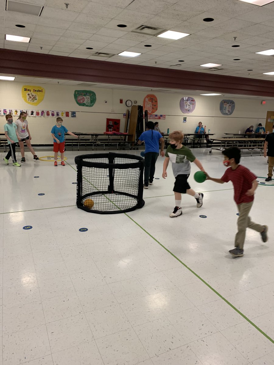 Some "mean" activities during movement break!  No, not that mean - math mean!  Fifth Grade students practiced math with Mrs. Cornelius today.