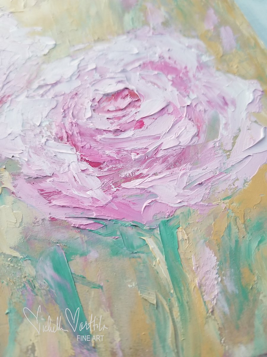 HappyHeartMade's tweet photo. #HappyFriday   Stop and smell the roses...or at least reach out and touch them! #coloryourhearthappy @HappyHeartMade https://t.co/8RNDu4OIE4