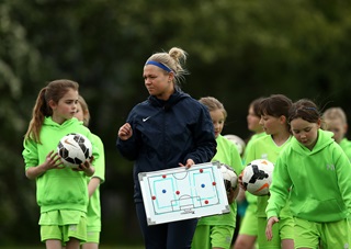 OxfordshireFA's tweet photo. COACHES | #FootballIsBack! #Oxfordshire FA wants to help #coaches create a fun, positive, respectful and enjoyable environment for young players - so that they enjoy the game.
Check out our #OFACoaches YouTube channel for some great ideas 👇
https://t.co/v23iBjYTQa
❤️⚽ https://t.co/9GCCGcy2oV