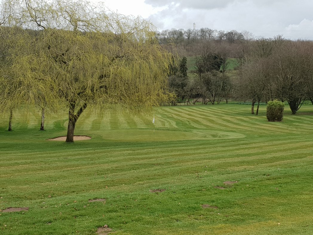 Olphin1's tweet photo. @GroundControlGC @GrahamBirdGC @BMIHealthcare Course at Chiltern ready for golfers on Monday. The GC team have really work hard this week. And time to build a new duck house. https://t.co/CkNwBO6cYI