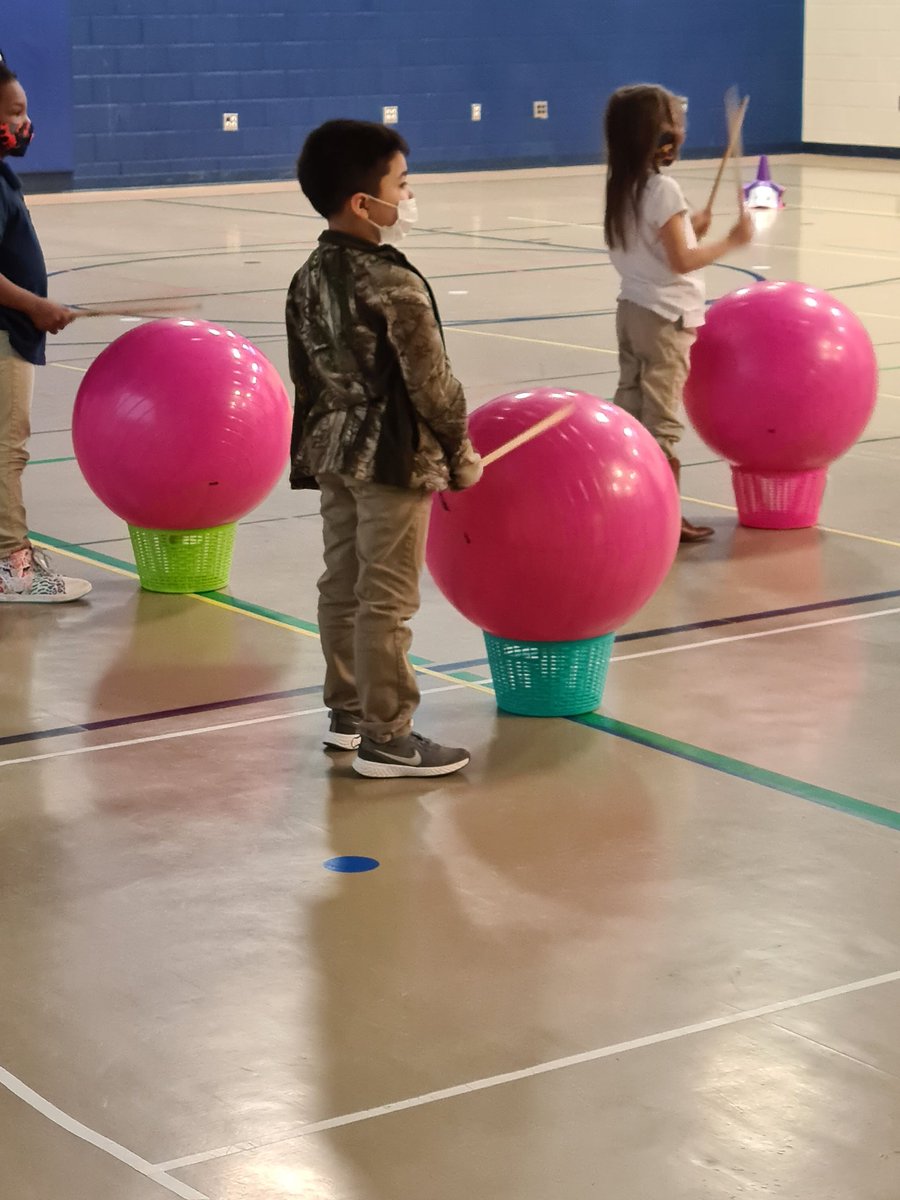 CoolidgeCrocs's tweet photo. Drumming in 1st Grade @CoolidgeCrocs #crocnation https://t.co/qeriSUjF3Z