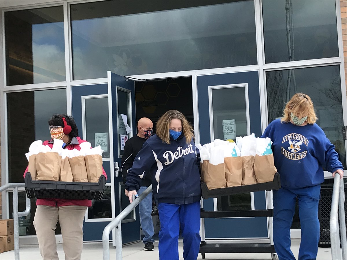 KearsleyCommSch's tweet photo. Kearsley Asst. Superintendent Paul Gaudard called them  “true heroes of the pandemic.” After Gov. Whitmer closed schools on March 12, 2020, Food Service and volunteers, worked to ensure all students had meals, 534,000+ during the pandemic. Read more: https://t.co/ScGo7rgHmj https://t.co/v6EoNiSCSS