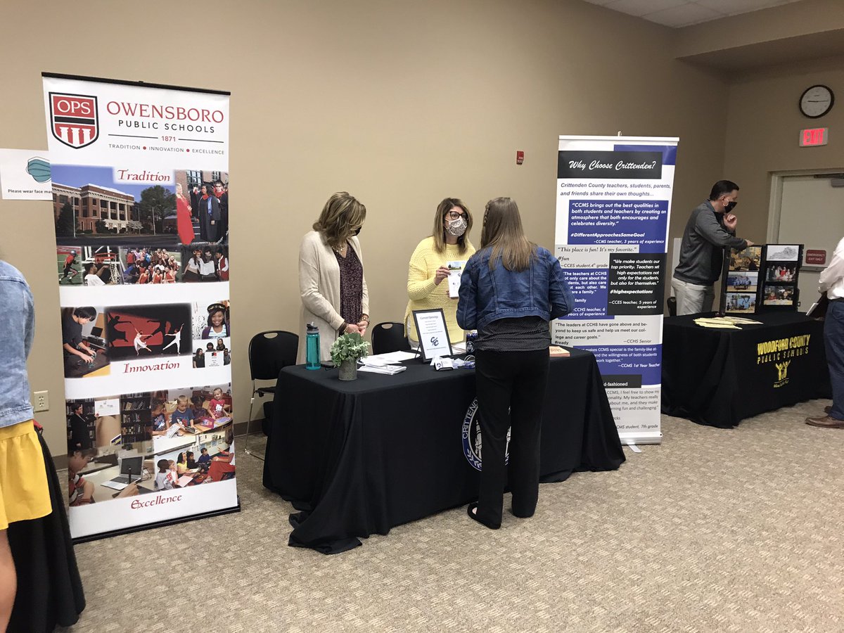 GRRECKY's tweet photo. @GRRECKY &amp; @WKUCEBS Teacher Topper Candidate Job Fair!! 🙌👍 https://t.co/k3z5cs0lDQ