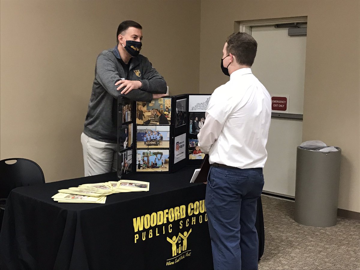 GRRECKY's tweet photo. @GRRECKY &amp; @WKUCEBS Teacher Topper Candidate Job Fair!! 🙌👍 https://t.co/k3z5cs0lDQ