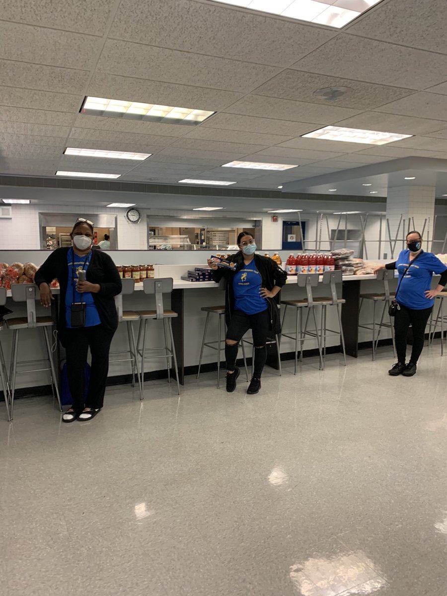 appabx's tweet photo. Yesterday was another successful food pantry event where APPA made 20 deliveries to our families! #appastrong #district8 https://t.co/OKCS5j1SXy