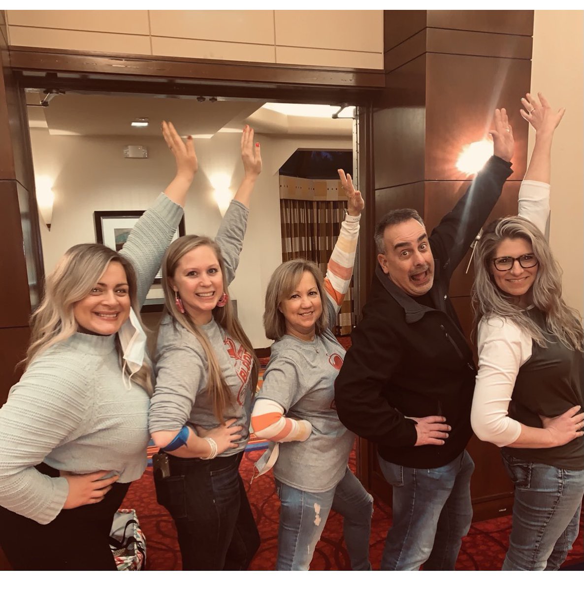 Just a reminder that giving blood can save lives! #BeTheDifference #KansasCityCommunityStrong ❤️💪🏼#GiveBlood <a href="/CommBloodCtrKC/">CommunityBloodCenter</a> 

<a href="/radiozeke/">Zeke Montana</a> <a href="/LetsTacoBoutItR/">Let’s Taco Bout It With Zeke, Jillian & Ali</a> <a href="/jillianradiokc/">Jillian Gregg</a> #Denise #JoJo