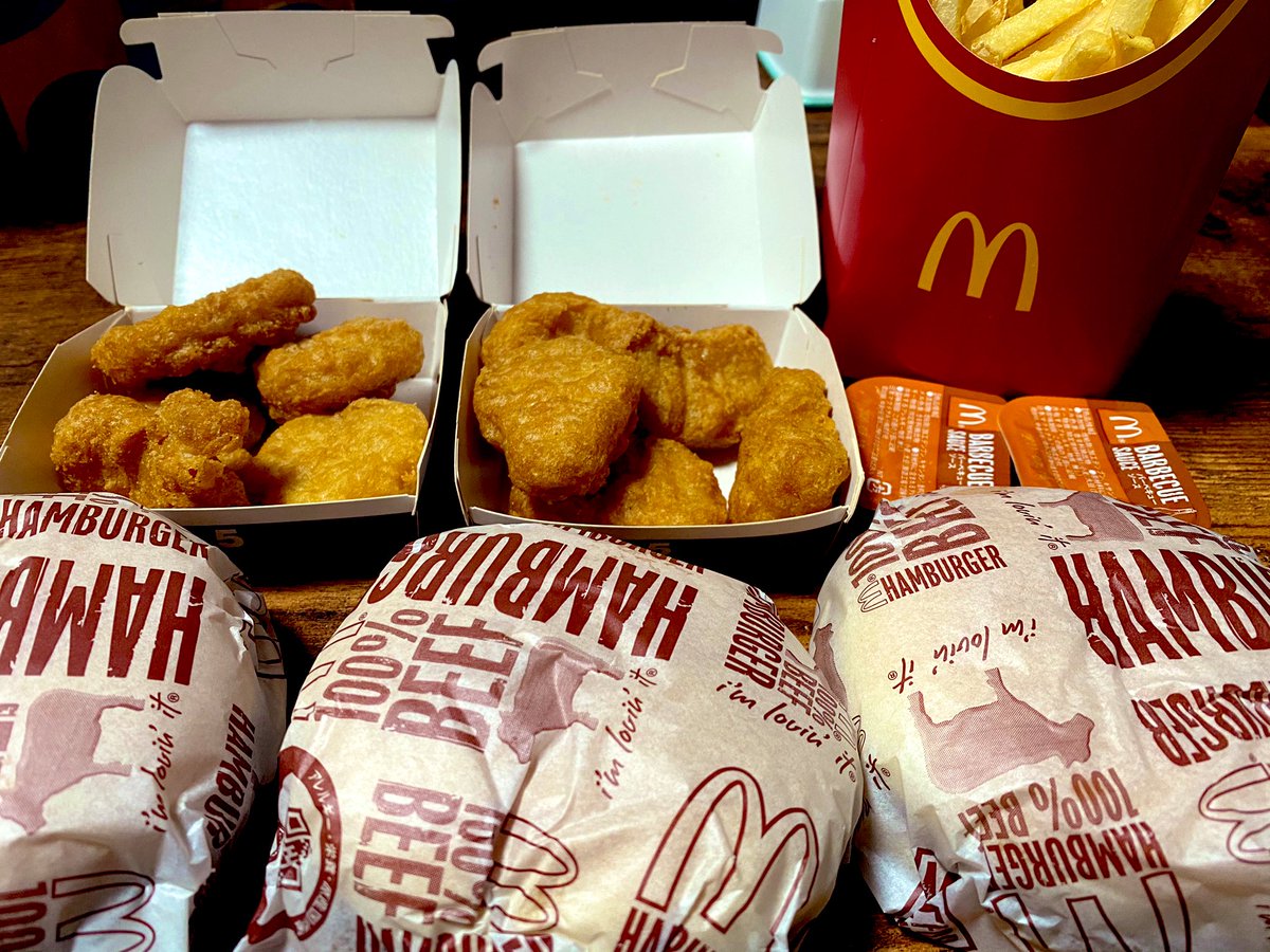 Jantaka0's tweet photo. マックって素晴らしいですね

#マック #ハンバーガー #ぽてと #ポテト #ちきんなげっと #チキンナゲット https://t.co/8DzI8iGhZJ