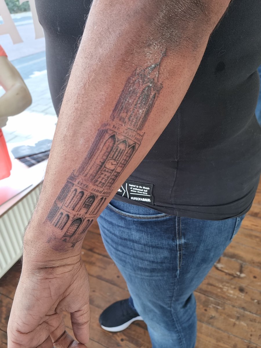 graytjefcu's tweet photo. Zo nu is die helemaal klaar! Super blij er mee!! #dedom #utrecht #tattoo https://t.co/GZdgolWGXG