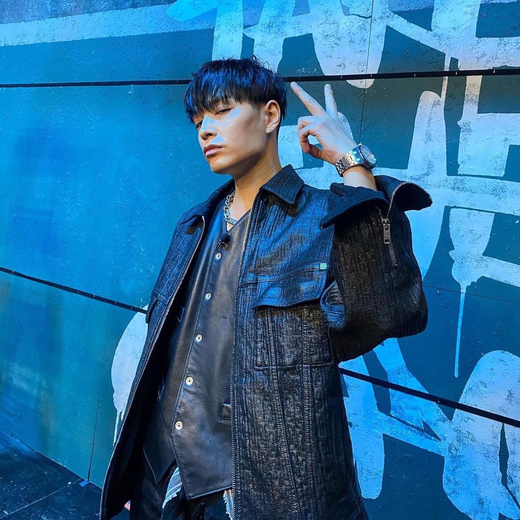 longlivesndc's tweet photo. If you stop scrolling when you see this, I hope you won’t mind to spread the words. It’s Simon D, expecting lots of fun and friendly conversations. But, shoot, I have none to talk with since I’m just coming forth. Please help me retweet or drop a query for a friendship. https://t.co/voS9nzMtI6