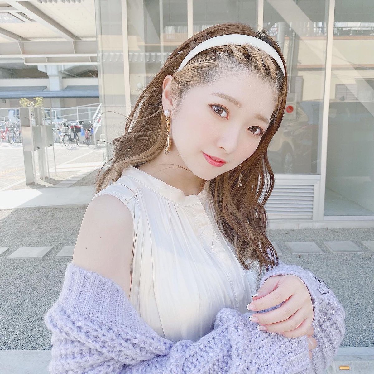 rrrikaii's tweet photo. 前髪のインナーカラーしてカチューシャアレンジしたら可愛かった🥺🌷 https://t.co/FUmWHC9J1r
