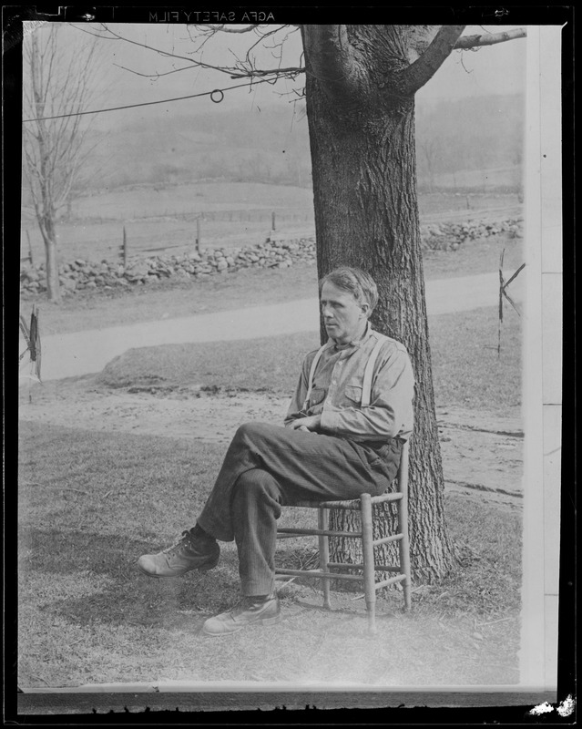 dpla's tweet photo. Poet Robert Frost was born #onthisday in 1874. You can read New Hampshire, for which he won the first of his four Pulitzer Prizes, for #free from our #OpenBookshelf, no log in or registration required: https://t.co/Jfg6XGEBvM
This image of Frost is courtesy @digicomMA https://t.co/PiuHfpxYgD