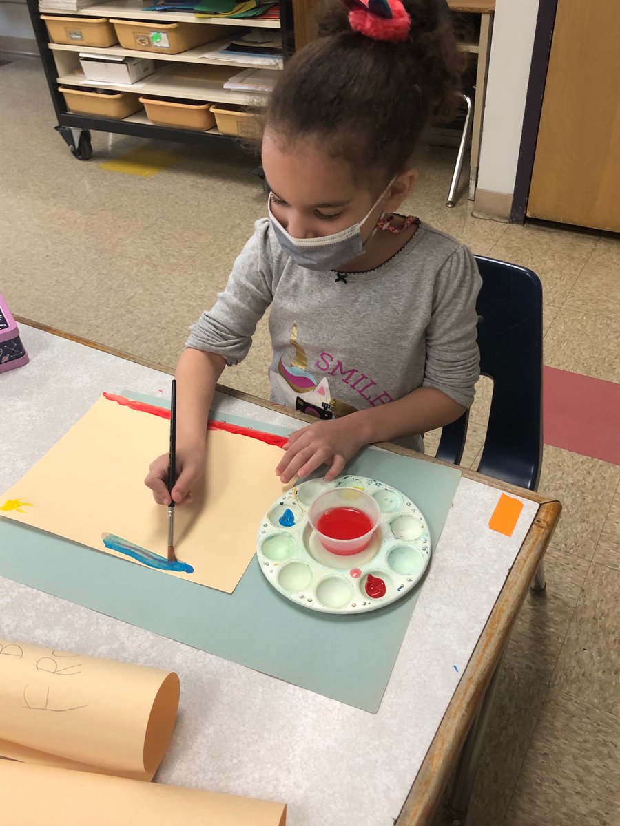 StephanieBanach's tweet photo. Excited to be creating art in the art room!! @LongridgeGCSD @GCSDcommschools @GreeceCentral @gcsdARTwithMrsC https://t.co/568azTvJCK