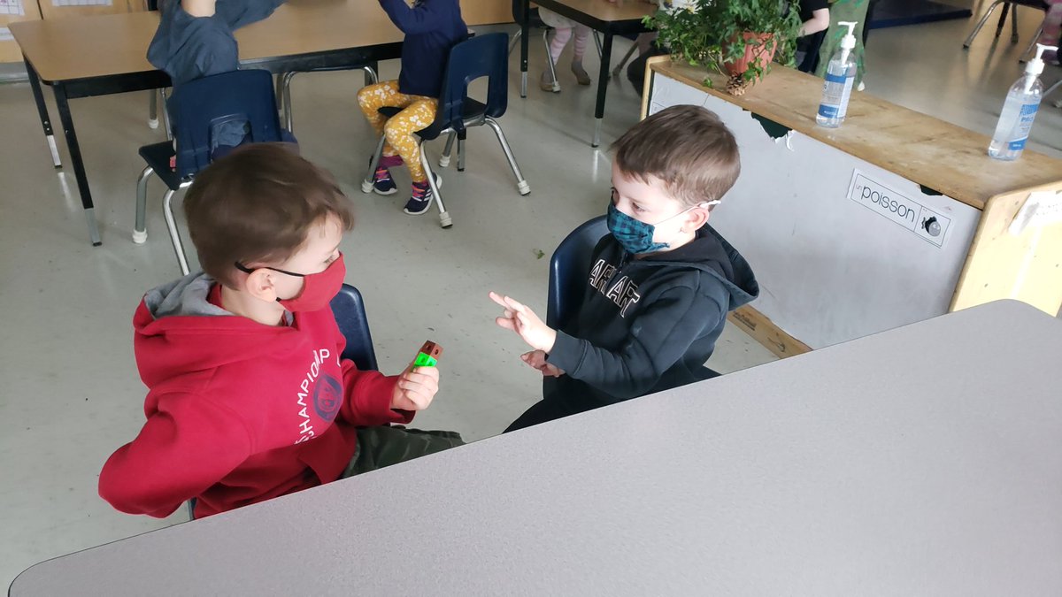 amisen114's tweet photo. Math games during earth 🌎 hour.   #sjam #Kindergarten2021 #substraction https://t.co/IYsZKwMIAg