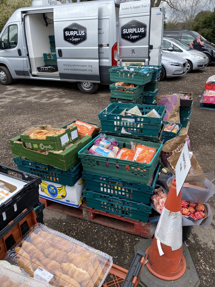 TS_Curtis's tweet photo. Nice to have the time and opportunity to give back. Tons of surplus from so many places. Great to help and work with the team on being resourceful and ensuring it goes to those who need it most. #VMware #EPIC2 #VMwareFoundation #ServiceLearning https://t.co/gldyF9INel