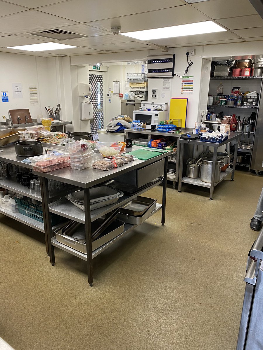 TS_Curtis's tweet photo. Nice to have the time and opportunity to give back. Tons of surplus from so many places. Great to help and work with the team on being resourceful and ensuring it goes to those who need it most. #VMware #EPIC2 #VMwareFoundation #ServiceLearning https://t.co/gldyF9INel