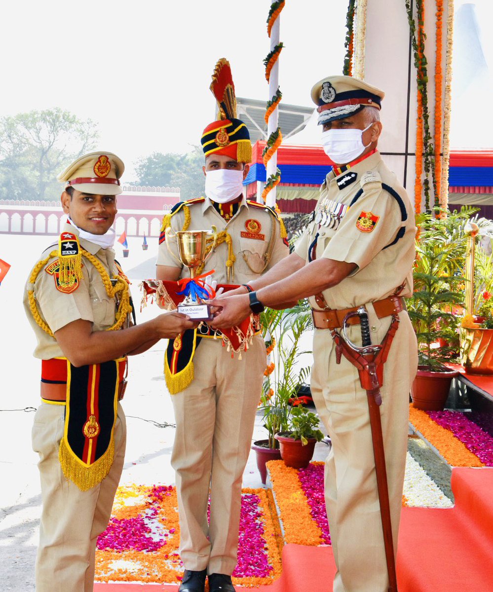 lakshay_cop's tweet photo. Passing Out Parade on the day of my Birthday . Happy Birthday to me 😄✨
Now its time for district practical training ☺️ 
@CPDelhi @DelhiPolice @SChoudharyIPS @DCPSouthDelhi @SubodhAcp https://t.co/YUOQ3FrFDT