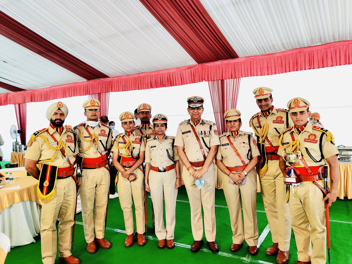 lakshay_cop's tweet photo. Passing Out Parade on the day of my Birthday . Happy Birthday to me 😄✨
Now its time for district practical training ☺️ 
@CPDelhi @DelhiPolice @SChoudharyIPS @DCPSouthDelhi @SubodhAcp https://t.co/YUOQ3FrFDT