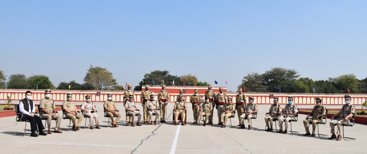 lakshay_cop's tweet photo. Passing Out Parade on the day of my Birthday . Happy Birthday to me 😄✨
Now its time for district practical training ☺️ 
@CPDelhi @DelhiPolice @SChoudharyIPS @DCPSouthDelhi @SubodhAcp https://t.co/YUOQ3FrFDT