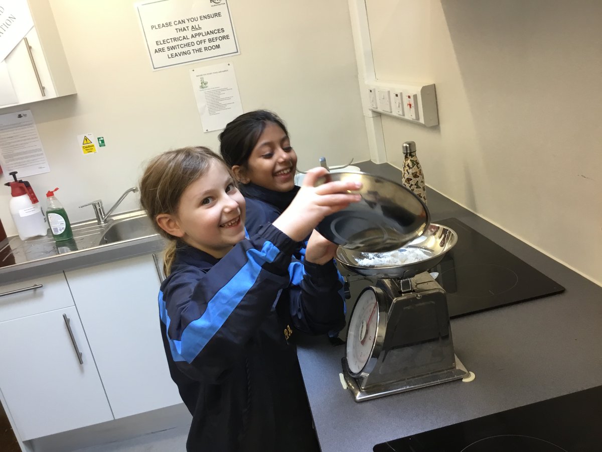 KSGJunior's tweet photo. On Friday Lower Prep made bread as part of their sandwich making project. They had to measure the ingredients using the weighing scales and work together to mix the ingredients to make the dough.#KingsSMARTTeamwork #KingsJuniorSchool #KingsSMARTAttitude https://t.co/ayJ2yKVoTU