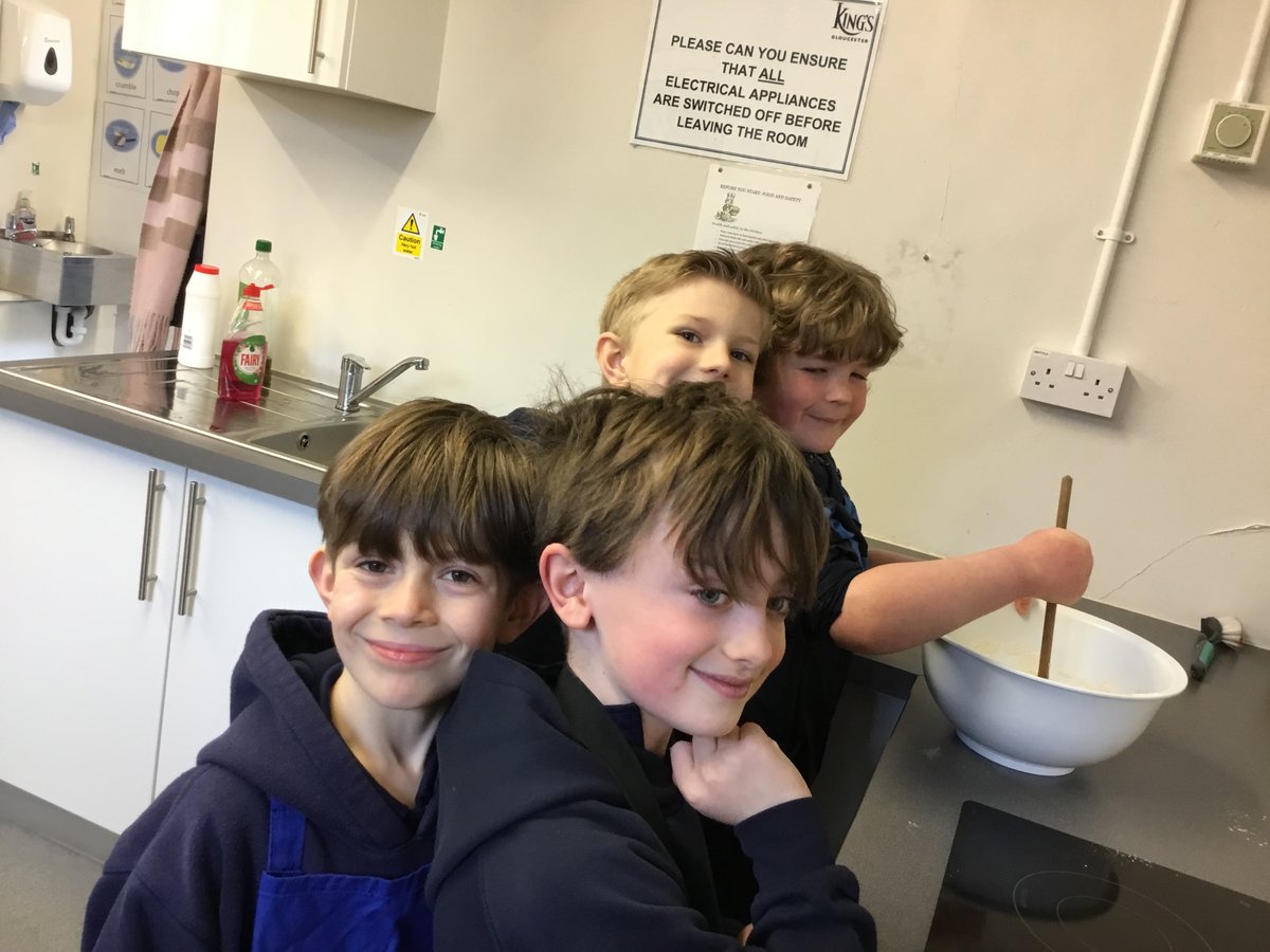 KSGJunior's tweet photo. On Friday Lower Prep made bread as part of their sandwich making project. They had to measure the ingredients using the weighing scales and work together to mix the ingredients to make the dough.#KingsSMARTTeamwork #KingsJuniorSchool #KingsSMARTAttitude https://t.co/ayJ2yKVoTU