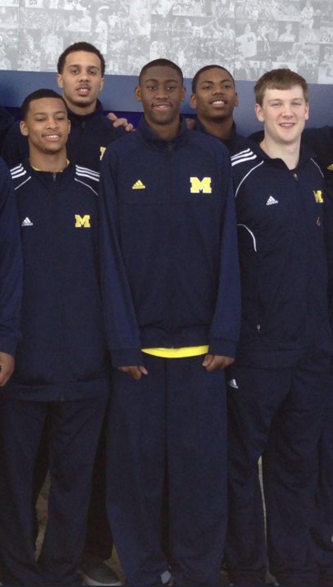 randymueller13's tweet photo. ayo beilein did NOT have to do @CarisLeVert like this😭💀 https://t.co/SGw7Qz2eh9