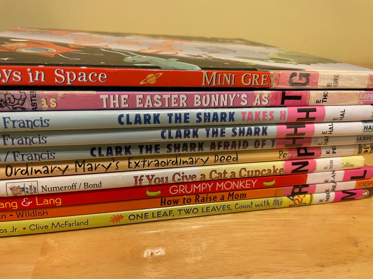 EElleBea's tweet photo. Show me your #kidlitbookstack!
#kidlitstack #kidlit #bookstack #amreading #funfriday #fridayfun #writermom https://t.co/2PIkx0ltZH