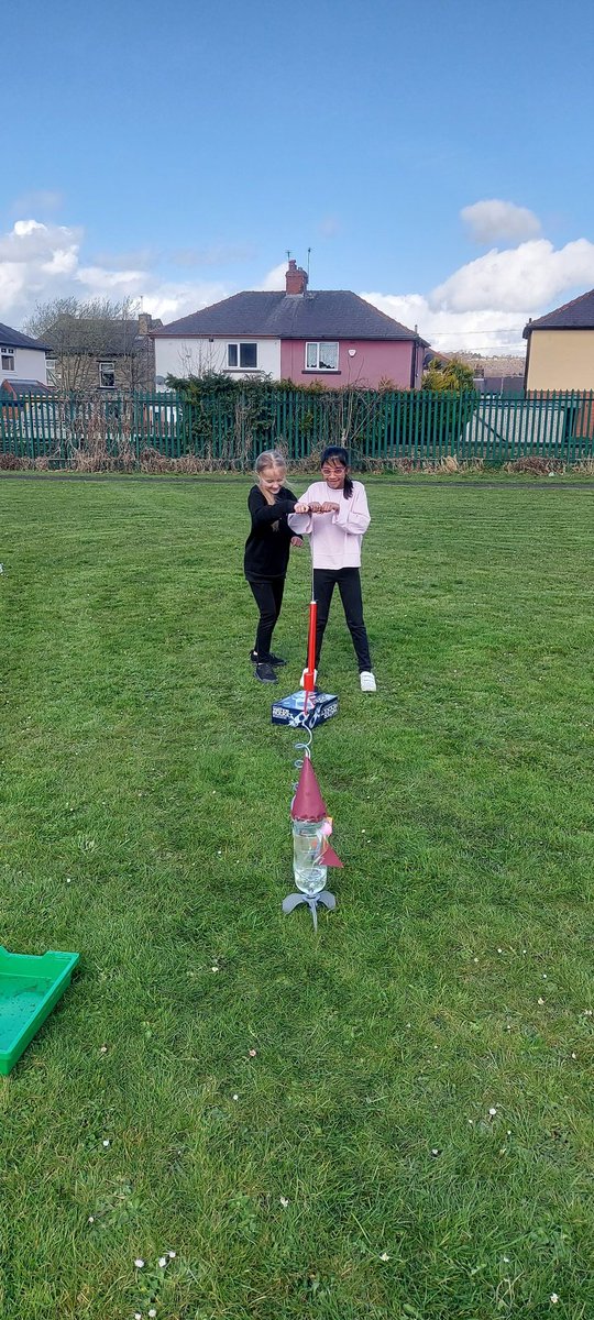 4BT_HCA's tweet photo. Launching our water bottle rockets. We had lots of fun learning about aerodynamics and water pressure.
#science #wearestar https://t.co/RnkURkYRvF