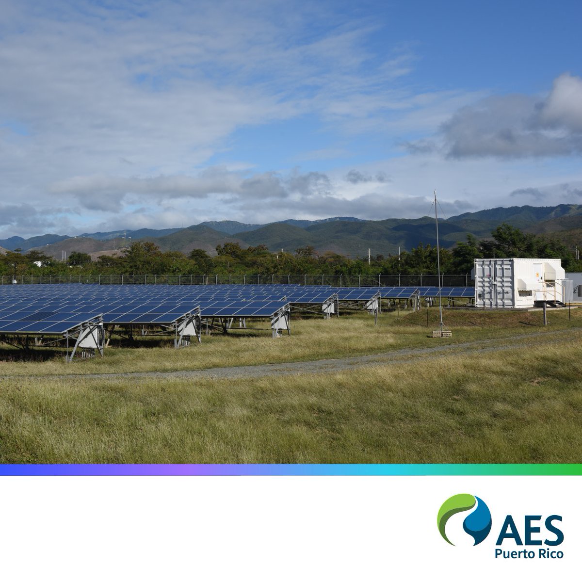 Inauguramos la primera planta solar a escala industrial en Puerto Rico y la más grande del Caribe, AES Ilumina, en 2012. Hoy, despachamos diariamente un promedio de energía solar que puede suplir la demanda de 6,500  hogares puertorriqueños aproximadamente