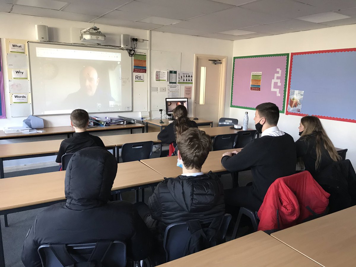 HanhamPE's tweet photo. Great to see some of our Year 9 &amp; 10 students engaging with the @BristolBearsCF Student Leadership Programme. 👏🏻👏🏻👏🏻 Exciting times ahead. @HanhamWoods @Cabotfederation @HWAStudentsLead https://t.co/ZLENE6papx