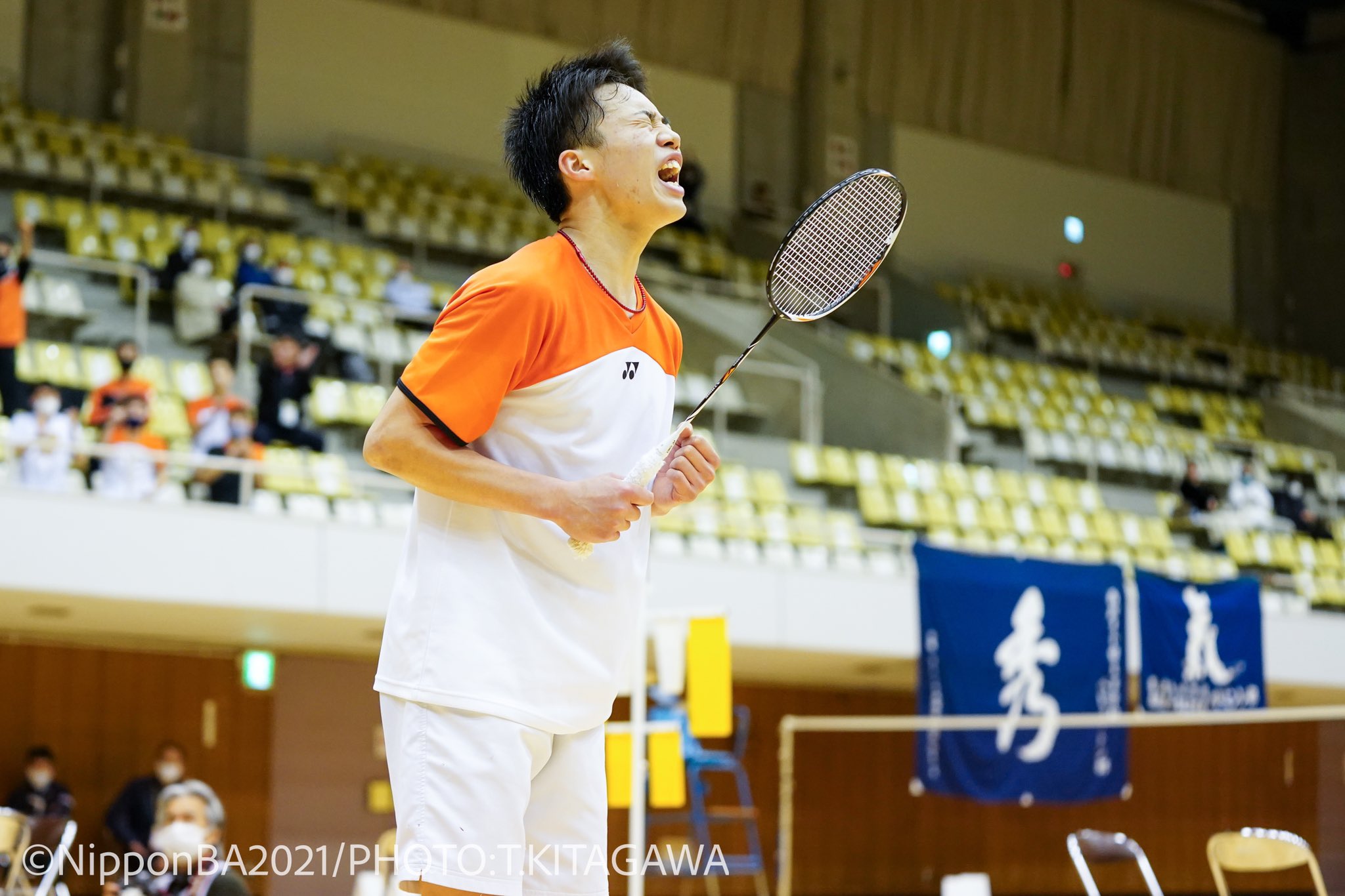 YONEX バドミントン ウォームアップウェア 黒/赤/白 Lサイズ